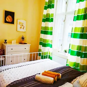 Apartament Beautiful With 1 Bedroom Main Square, Kraków
